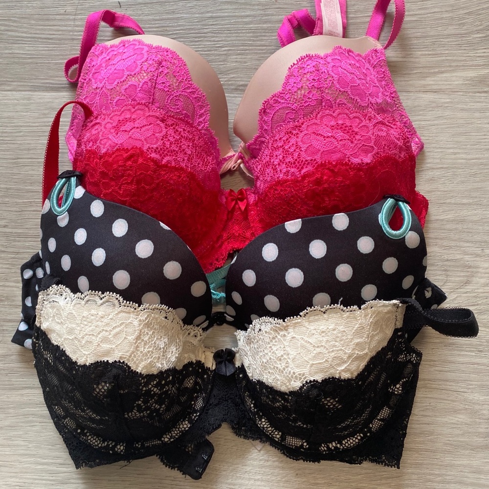 4 Victoria Secret Push Up Bra 32C